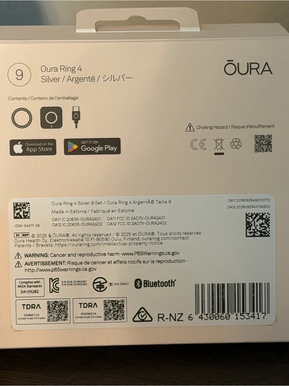Oura Silver Ring with Charging Dock